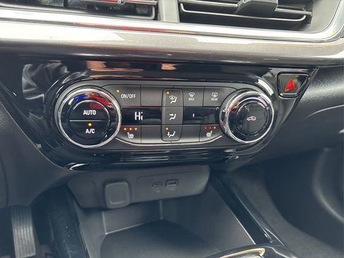 Used 2025 Chevrolet Trax ACTIV w/ Driver Confidence Package image 29