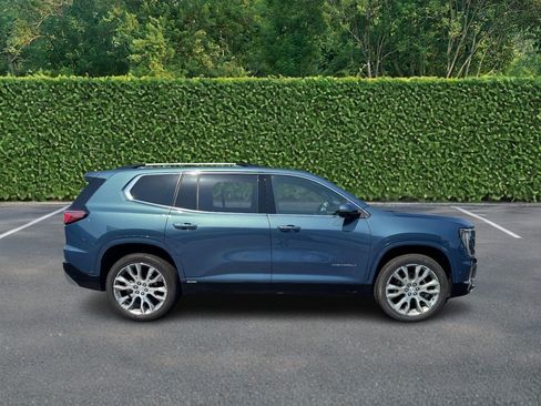 Used 2025 GMC Acadia Denali w/ Super Cruise Package FWD image 2