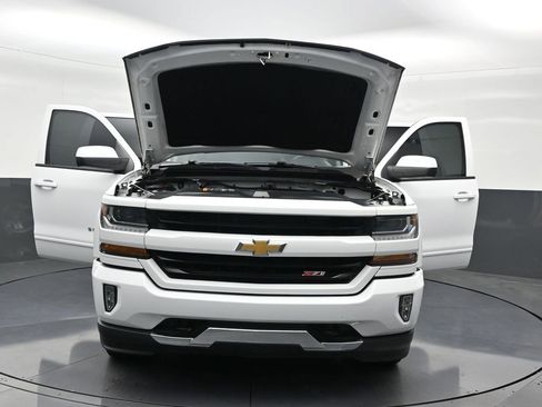 Used 2018 Chevrolet Silverado 1500 LT w/ All Star Edition image 36