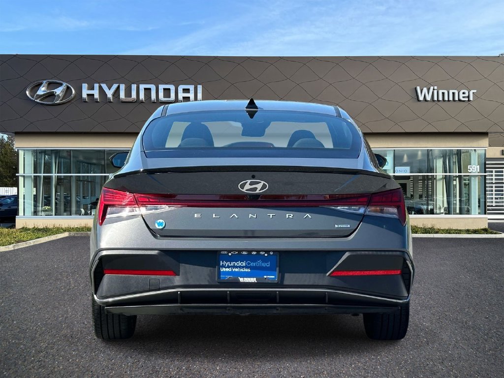 Used 2025 Hyundai Elantra SEL FWD image 3