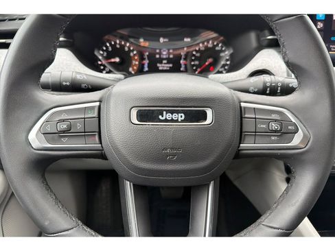 Used 2023 Jeep Compass Latitude AWD/4WD image 23