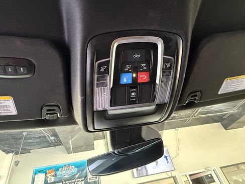 Used 2025 RAM 1500 Laramie image 28