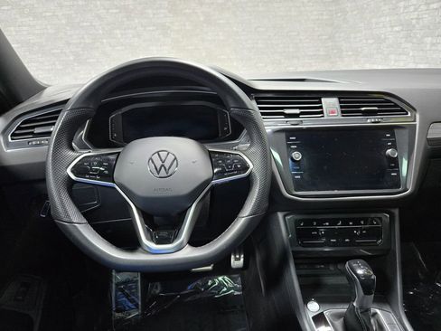 Used 2022 Volkswagen Tiguan SEL R-Line AWD/4WD image 17