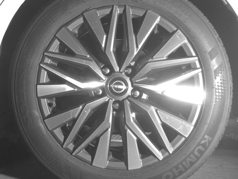 Used 2025 Nissan Altima 2.5 SV FWD image 14