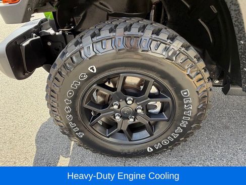 Used 2025 Jeep Gladiator Sport AWD/4WD image 14