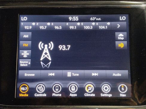 Used 2020 Jeep Grand Cherokee Altitude image 25