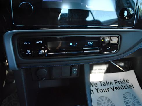 Used 2019 Toyota Corolla SE FWD image 22