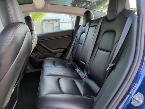 Used 2020 Tesla Model 3 Long Range AWD/4WD image 32