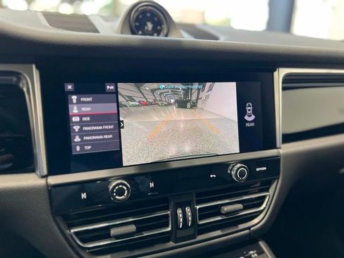 Used 2023 Porsche Macan Turbo image 57