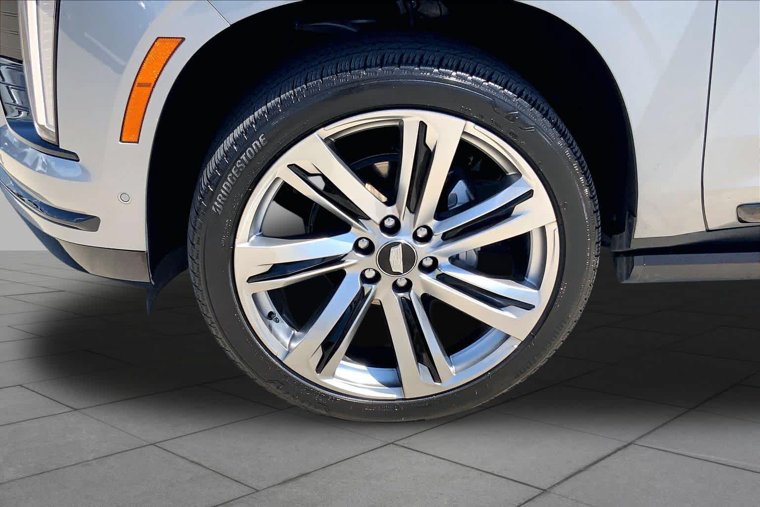 Used 2026 Cadillac Escalade Sport w/ Touring Package AWD/4WD image 10