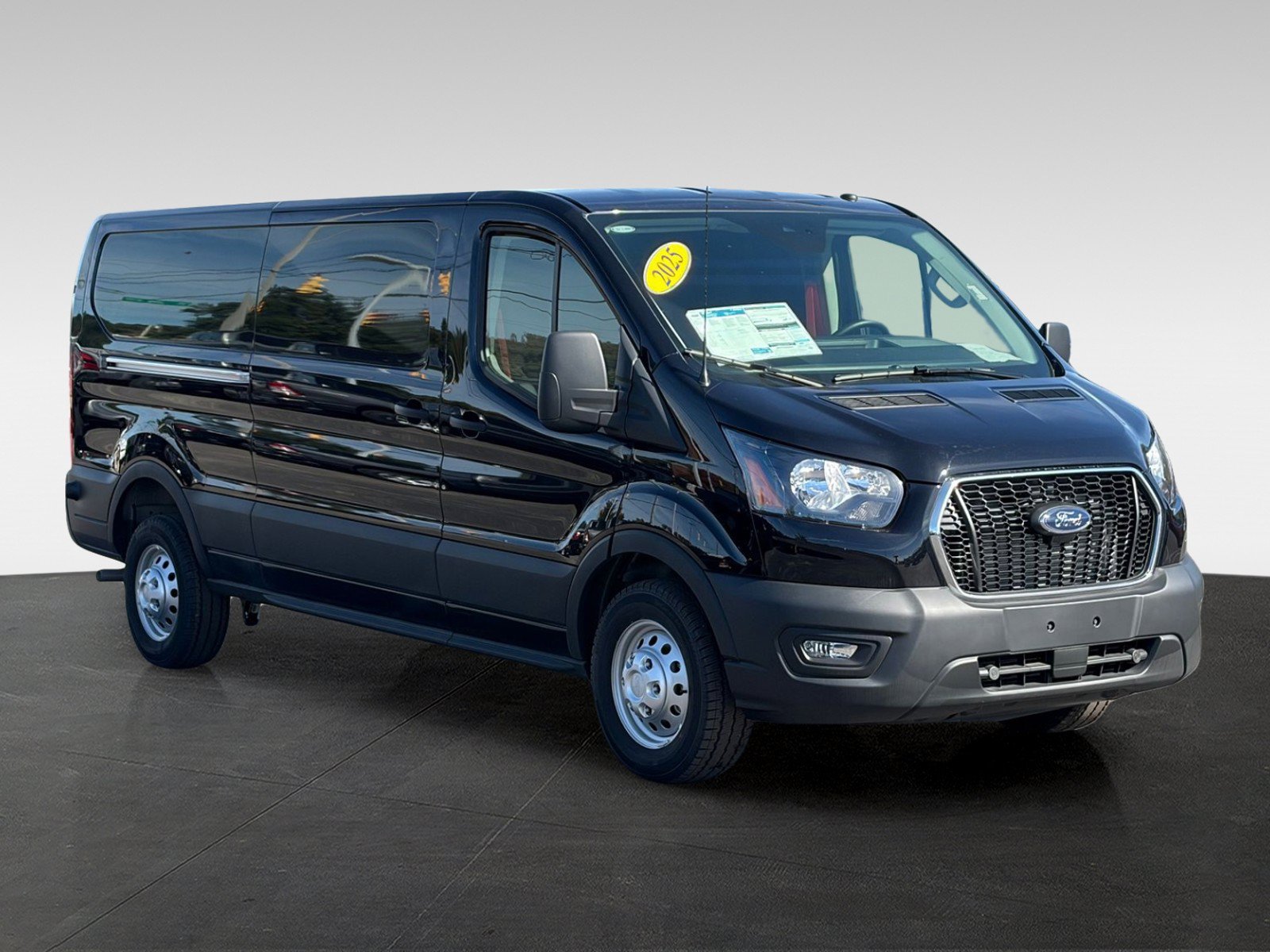 Used 2025 Ford Transit 350 148 Low Roof AWD w/ Exterior Upgrade Package image 3