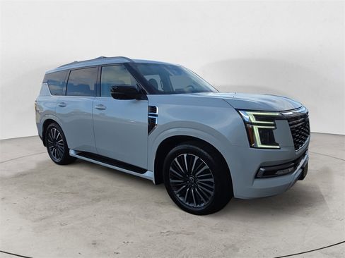 Used 2025 Nissan Armada Platinum Reserve image 7