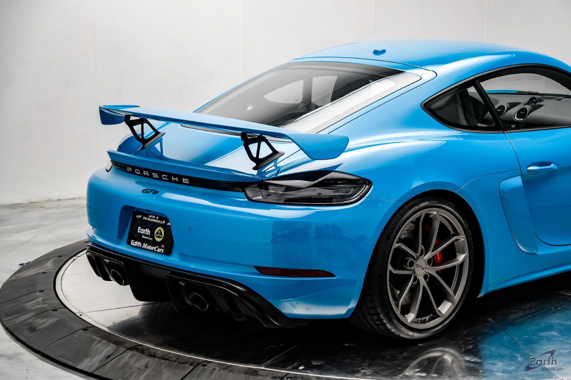 Used 2020 Porsche 718 Cayman GT4 RWD image 18