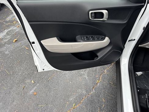 New 2026 Hyundai Venue SEL image 10