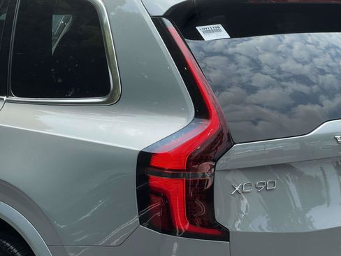Used 2026 Volvo XC90 B6 Plus w/ Protection Package Premier AWD/4WD image 9