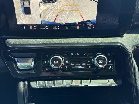 Used 2024 GMC Sierra 2500 AT4 w/ AT4 Premium Plus Package AWD/4WD image 19