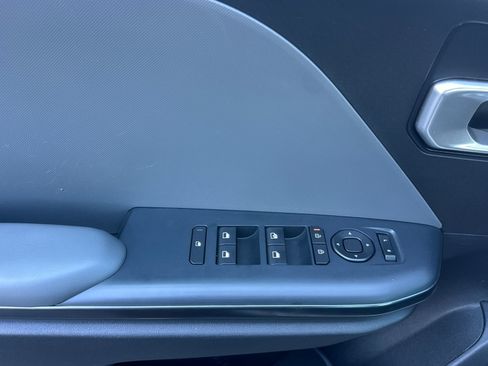 Used 2025 Kia K4 FWD image 11