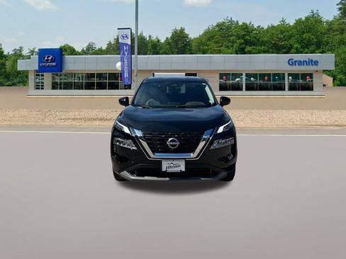Used 2023 Nissan Rogue SV AWD/4WD image 2