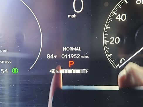 Used 2024 Honda HR-V Sport image 13
