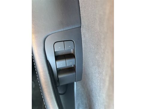 Used 2022 Tesla Model Y Long Range image 13