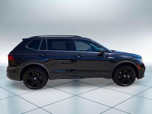 Used 2023 Volkswagen Tiguan SE R-Line AWD/4WD image 4