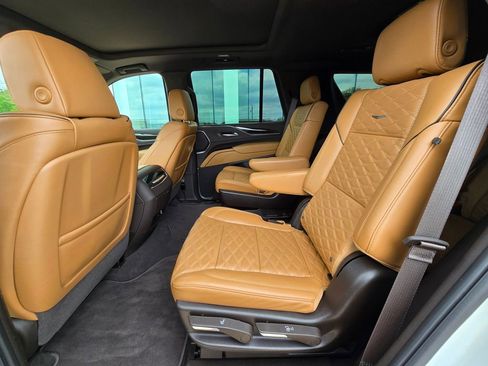 Used 2024 Cadillac Escalade Sport image 15