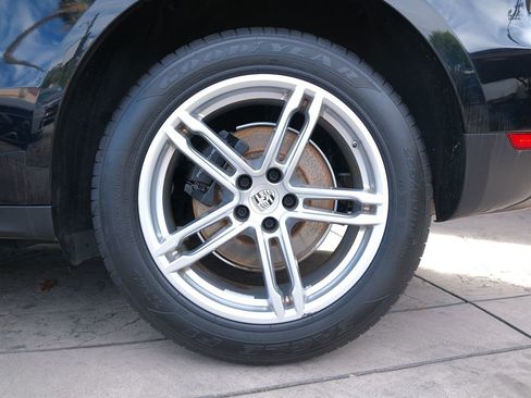 Used 2019 Porsche Macan image 44