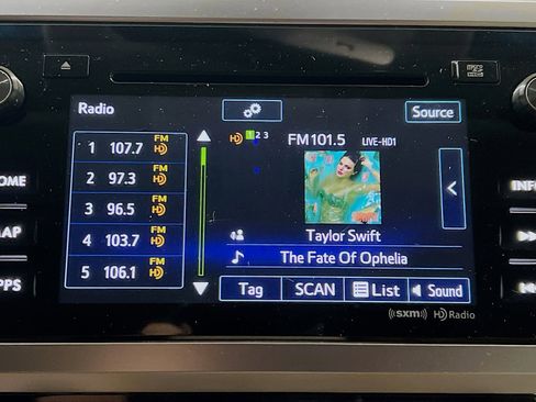 Used 2017 Subaru Outback 3.6R Limited image 11