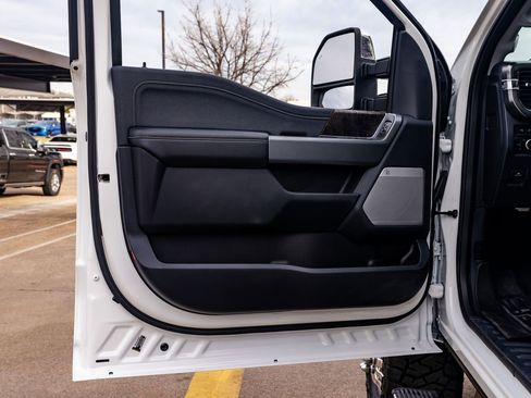 Used 2024 Ford F350 Lariat w/ Lariat Ultimate Package image 37