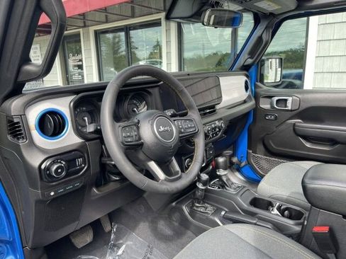 Used 2024 Jeep Wrangler Willys image 8