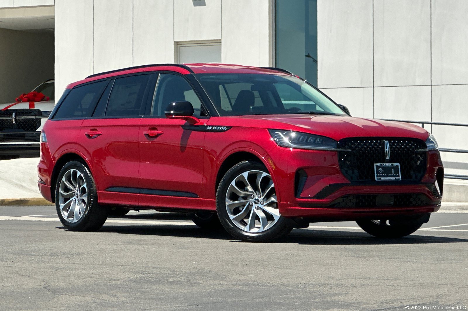 New 2026 Lincoln Aviator 2WD w/ Jet Appearance Package image 1