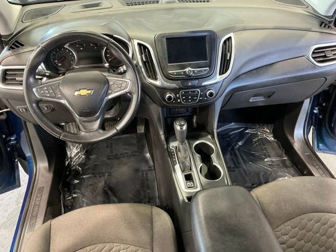 Used 2020 Chevrolet Equinox LT w/ Driver Convenience Package image 6