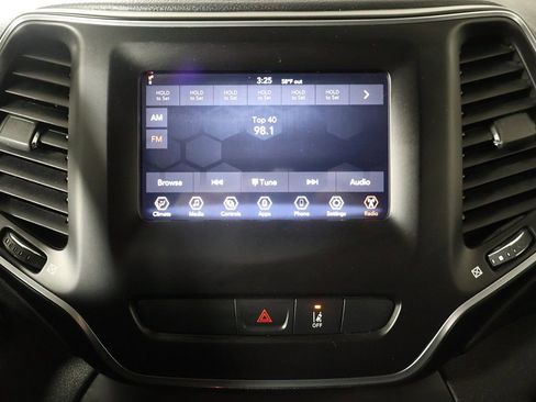 Used 2021 Jeep Cherokee Latitude AWD/4WD image 37