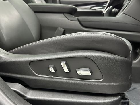 Used 2025 Cadillac XT5 Premium Luxury image 40