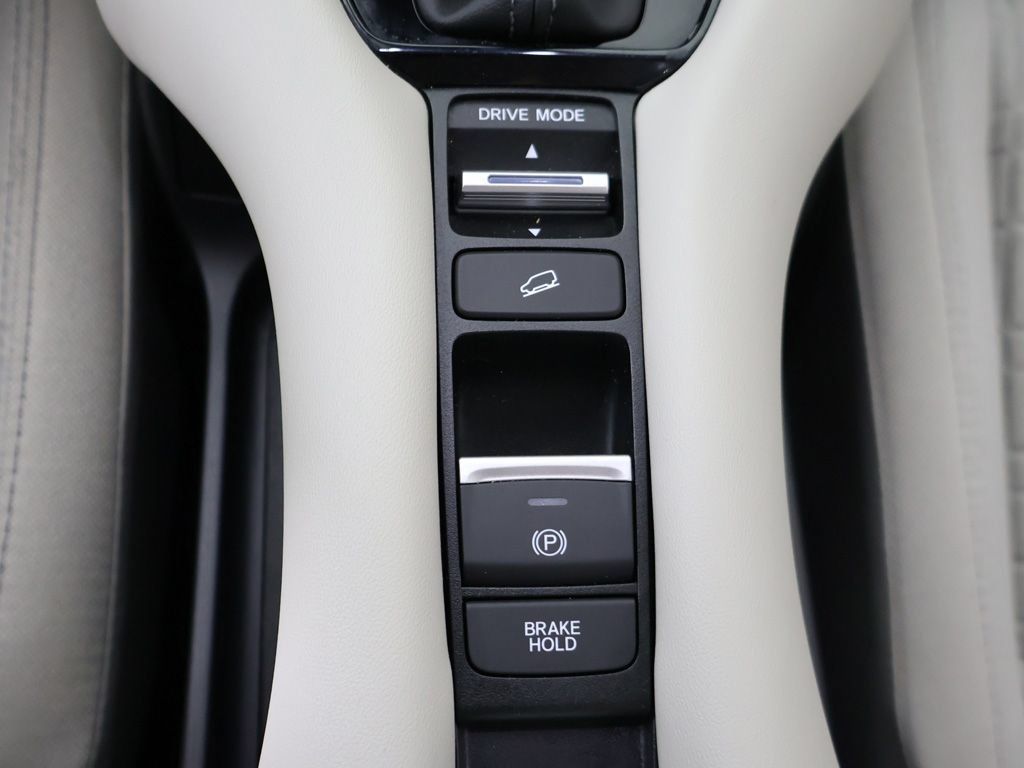 Used 2024 Honda HR-V LX image 42