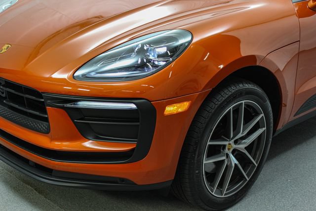 Used 2023 Porsche Macan AWD/4WD image 4
