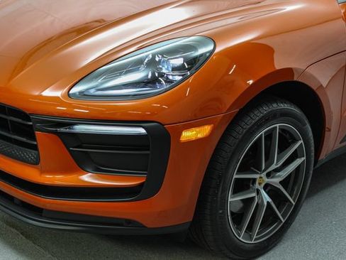 Used 2023 Porsche Macan AWD/4WD image 4