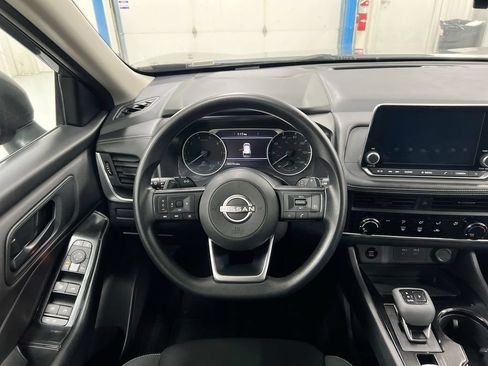 Used 2024 Nissan Rogue S AWD/4WD image 11