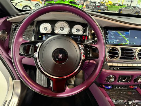 Used 2019 Rolls-Royce Dawn image 23