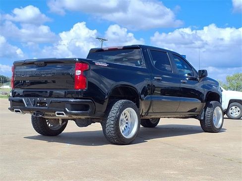 Used 2023 Chevrolet Silverado 1500 Custom Trail Boss w/ LPO, Dark Essentials Package image 4