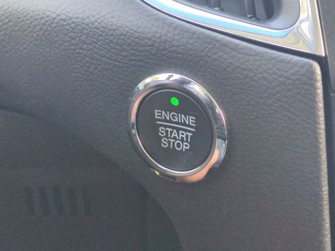 Used 2018 Ford Edge Titanium w/ Equipment Group 301A image 28