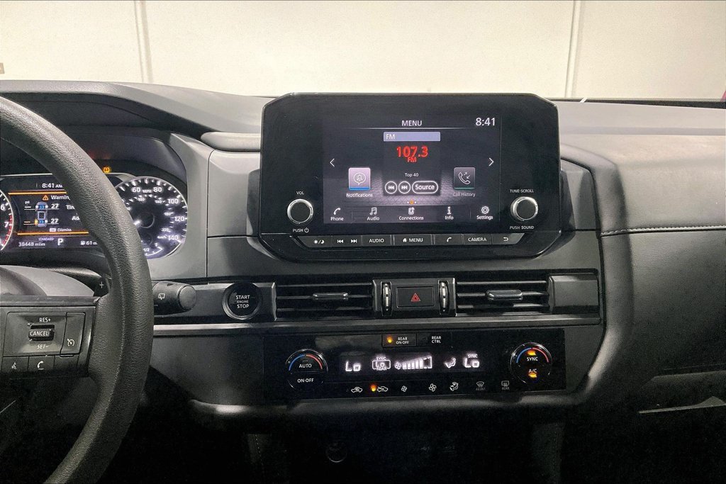 Used 2025 Nissan Pathfinder S FWD image 7