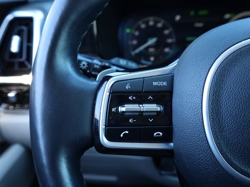 Used 2022 Kia Sorento SX Prestige w/ Panoramic Sunroof Package image 26