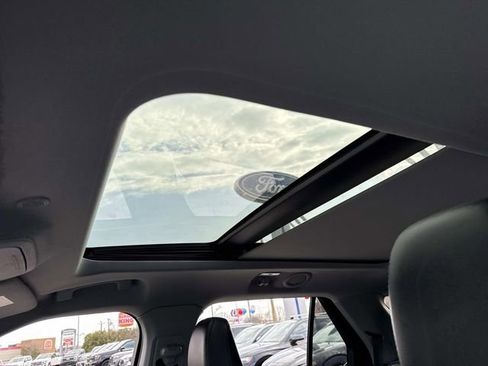 Used 2022 Ford Explorer XLT w/ Equipment Group 202A image 29