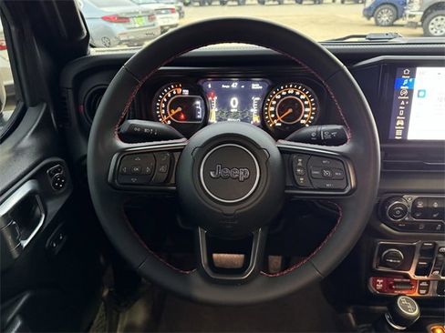 Used 2024 Jeep Gladiator Rubicon w/ Technology Group image 11
