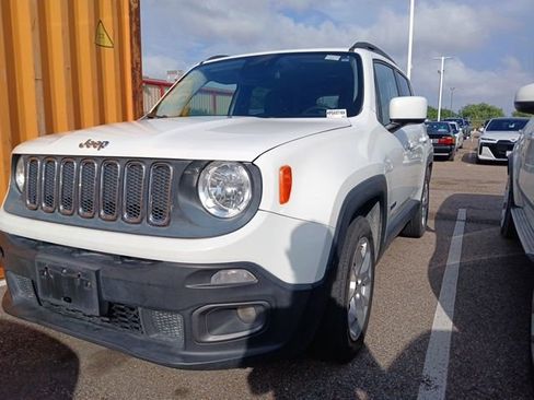 Used 2017 Jeep Renegade Latitude FWD image 5