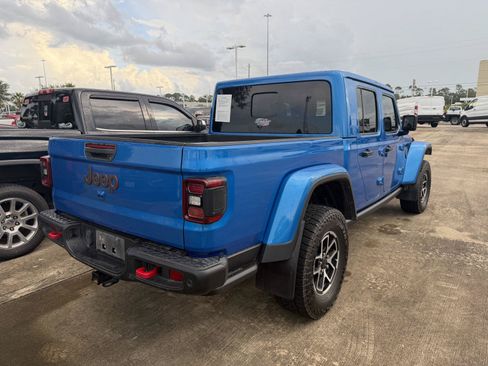 Used 2024 Jeep Gladiator Rubicon AWD/4WD image 4