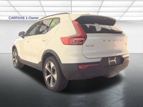 Certified 2025 Volvo XC40 B5 Plus image 8
