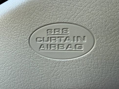 Used 2013 Toyota Corolla LE FWD image 33