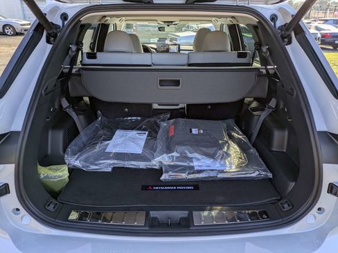 New 2026 Mitsubishi Outlander SEL image 13